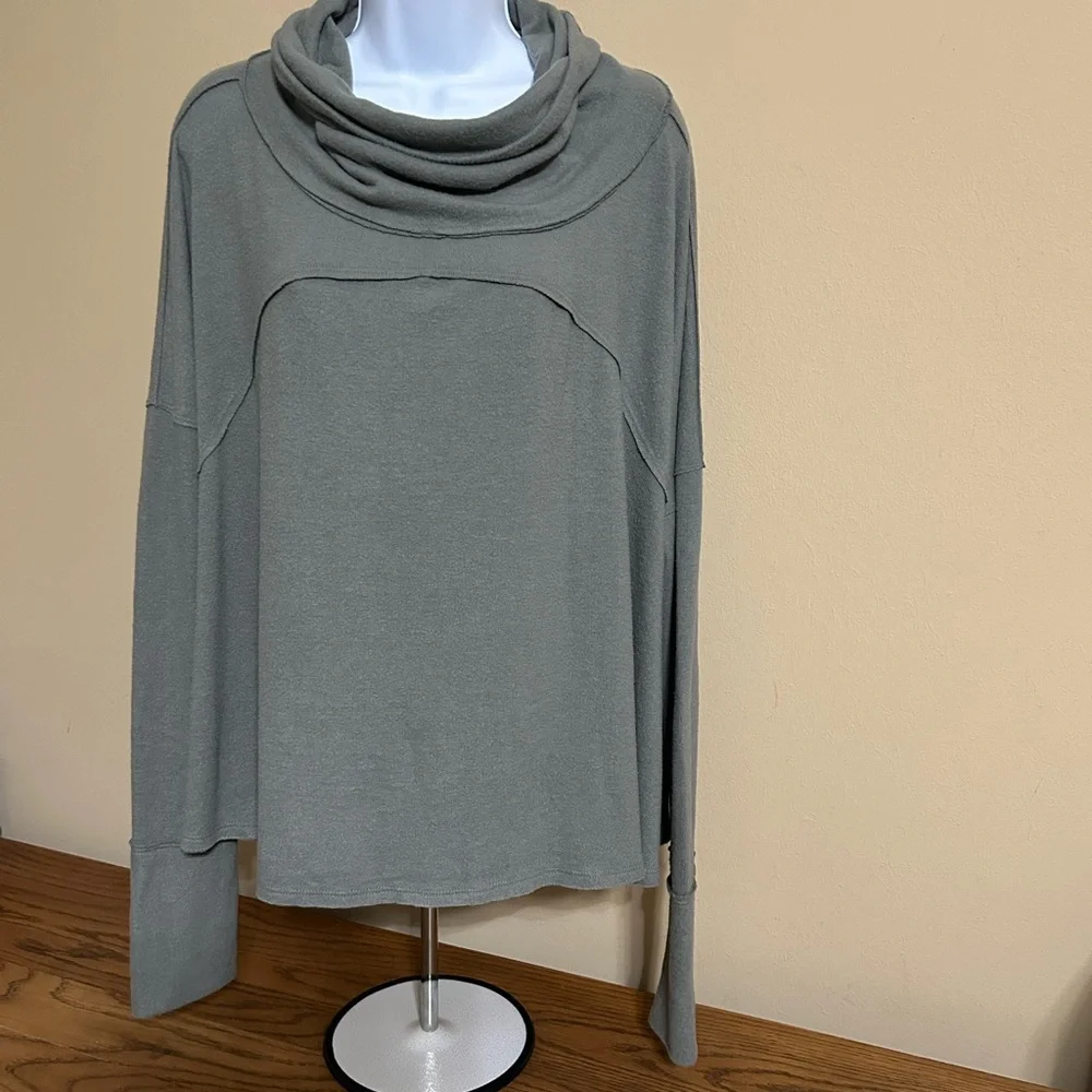 Free People‎ Pine Turtleneck